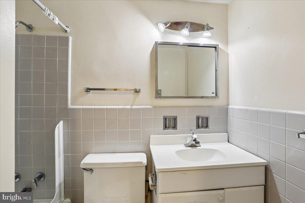 2475 Virginia Nw #220 Property Photo 15
