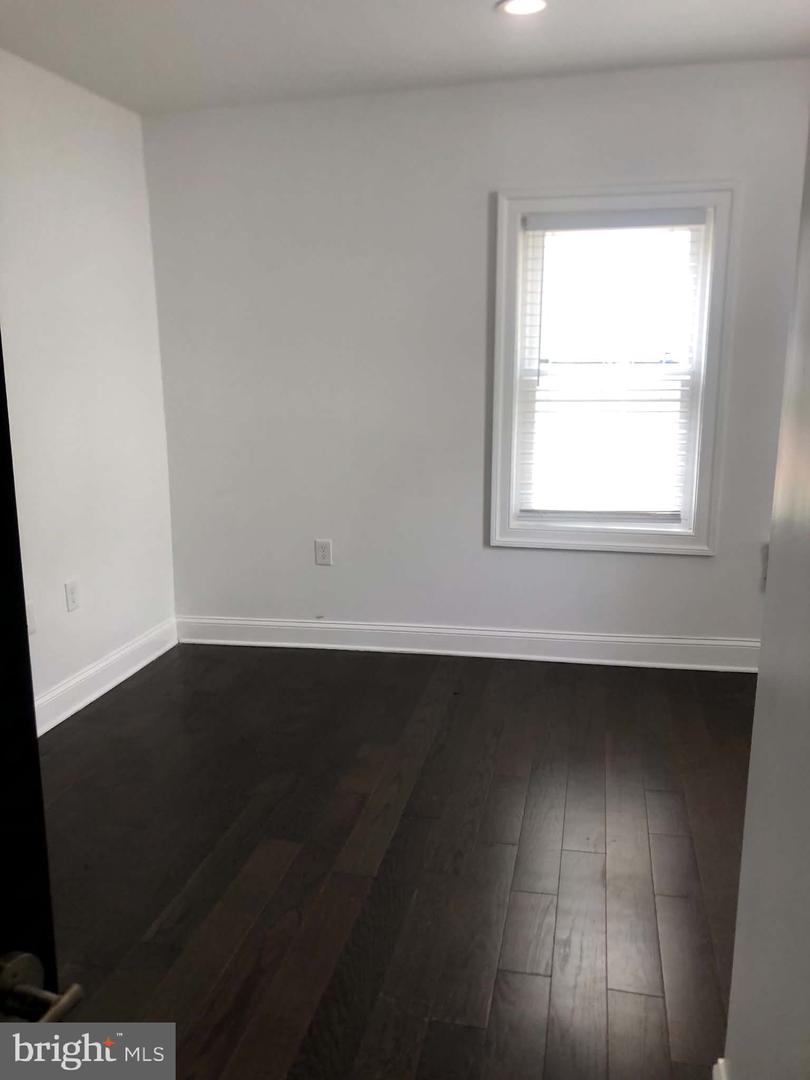 5715 Clay St Ne Property Photo 6