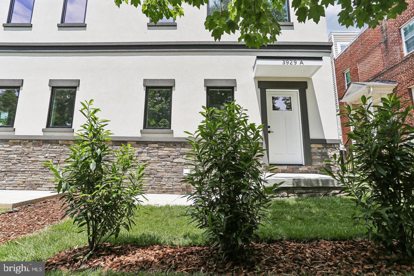 3929 Fulton St Nw #a Property Photo 3