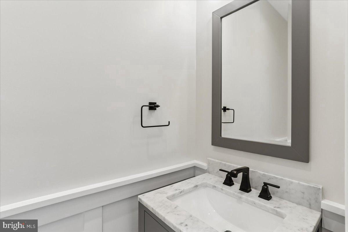 3929 Fulton St Nw #a Property Photo 10