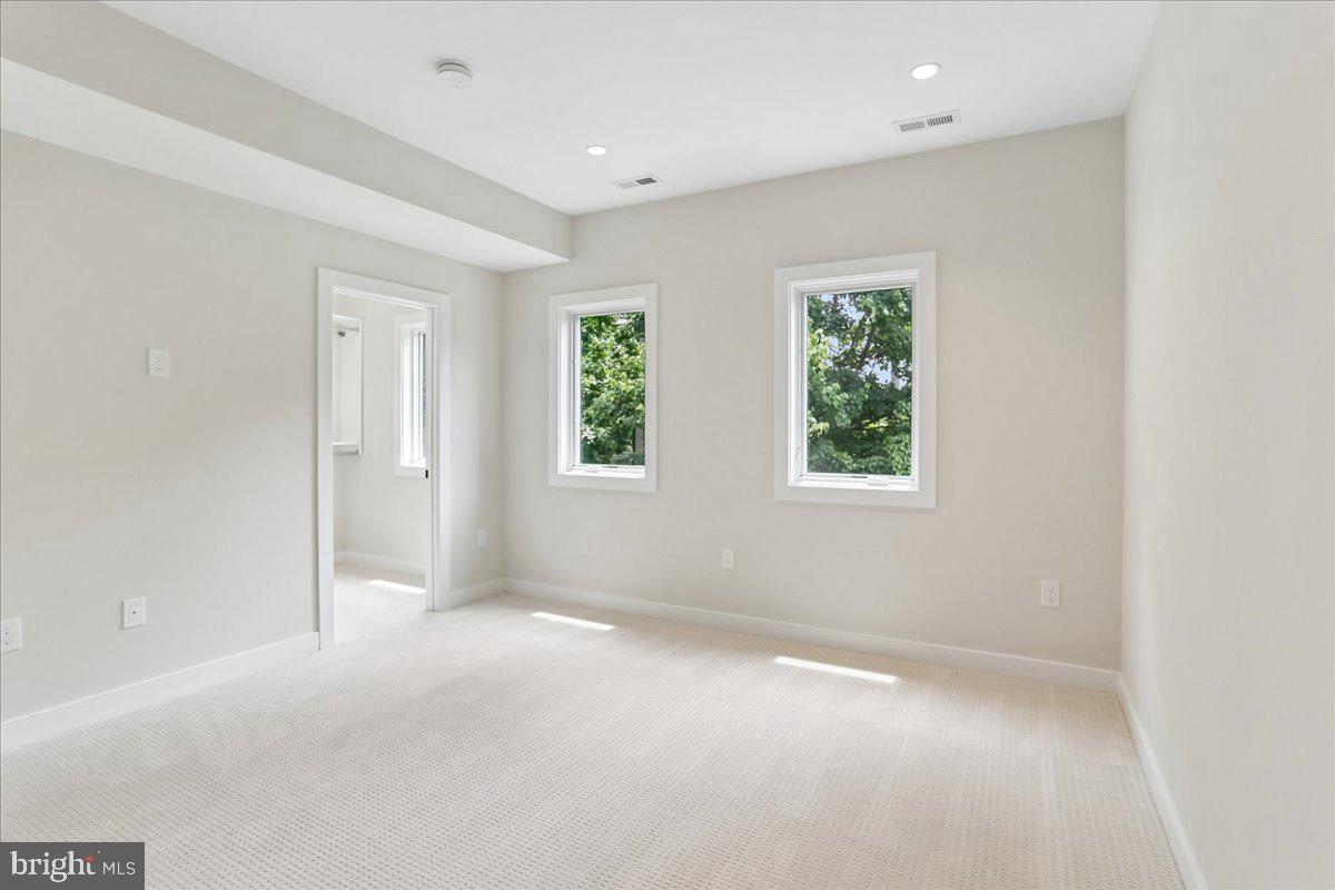 3929 Fulton St Nw #a Property Photo 21