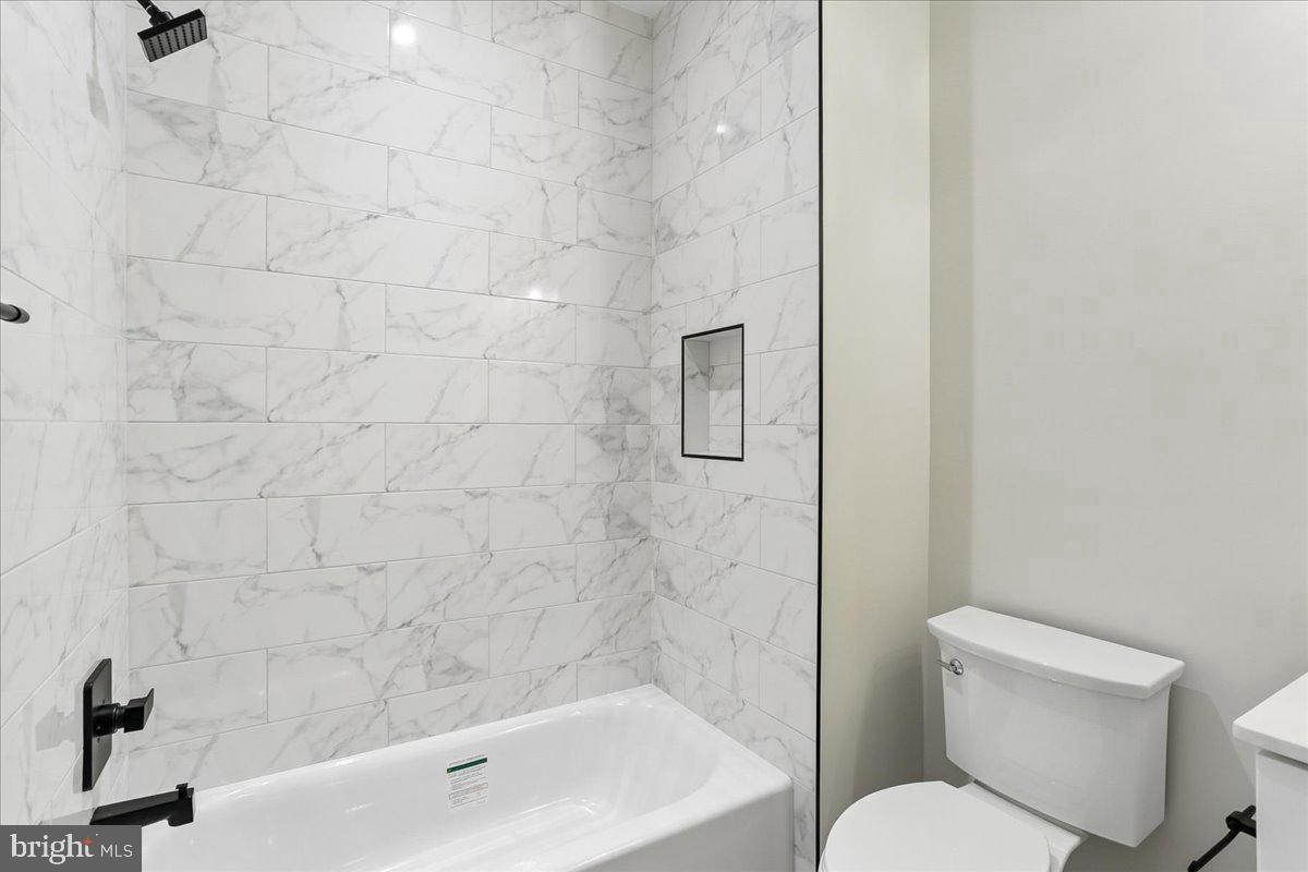 3929 Fulton St Nw #a Property Photo 32