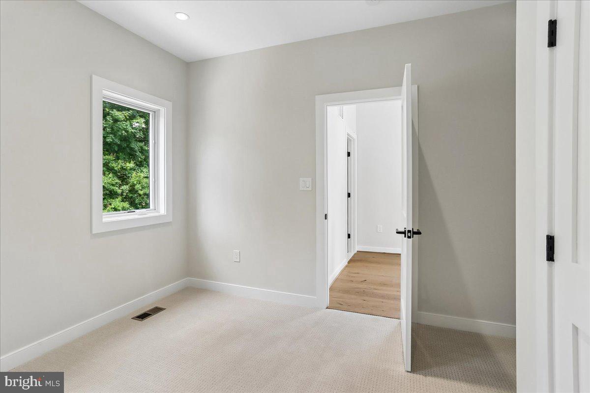 3929 Fulton St Nw #a Property Photo 39
