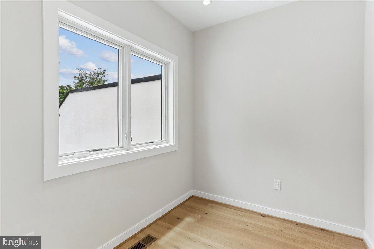 3929 Fulton St Nw #a Property Photo 42
