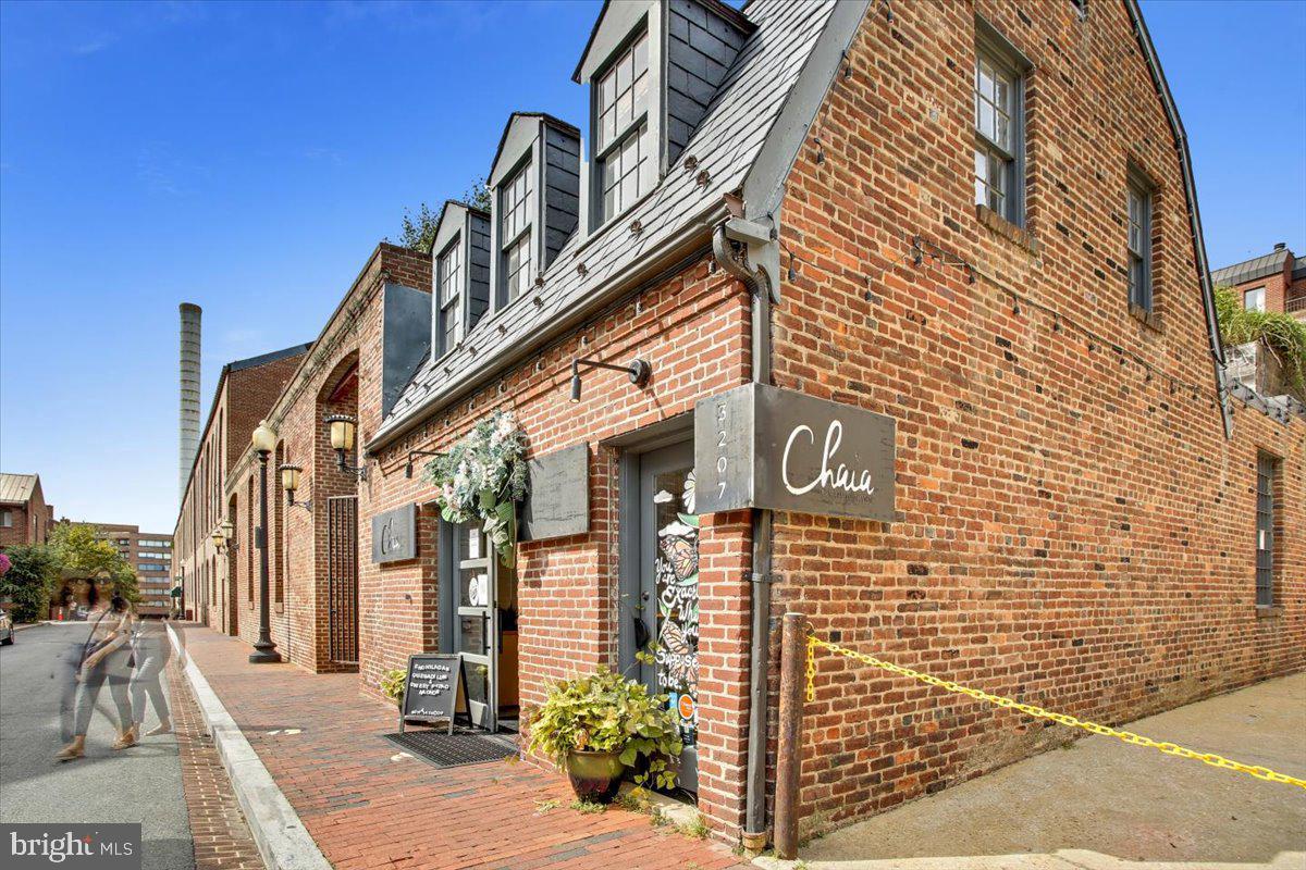 3929 Fulton St Nw #a Property Photo 68