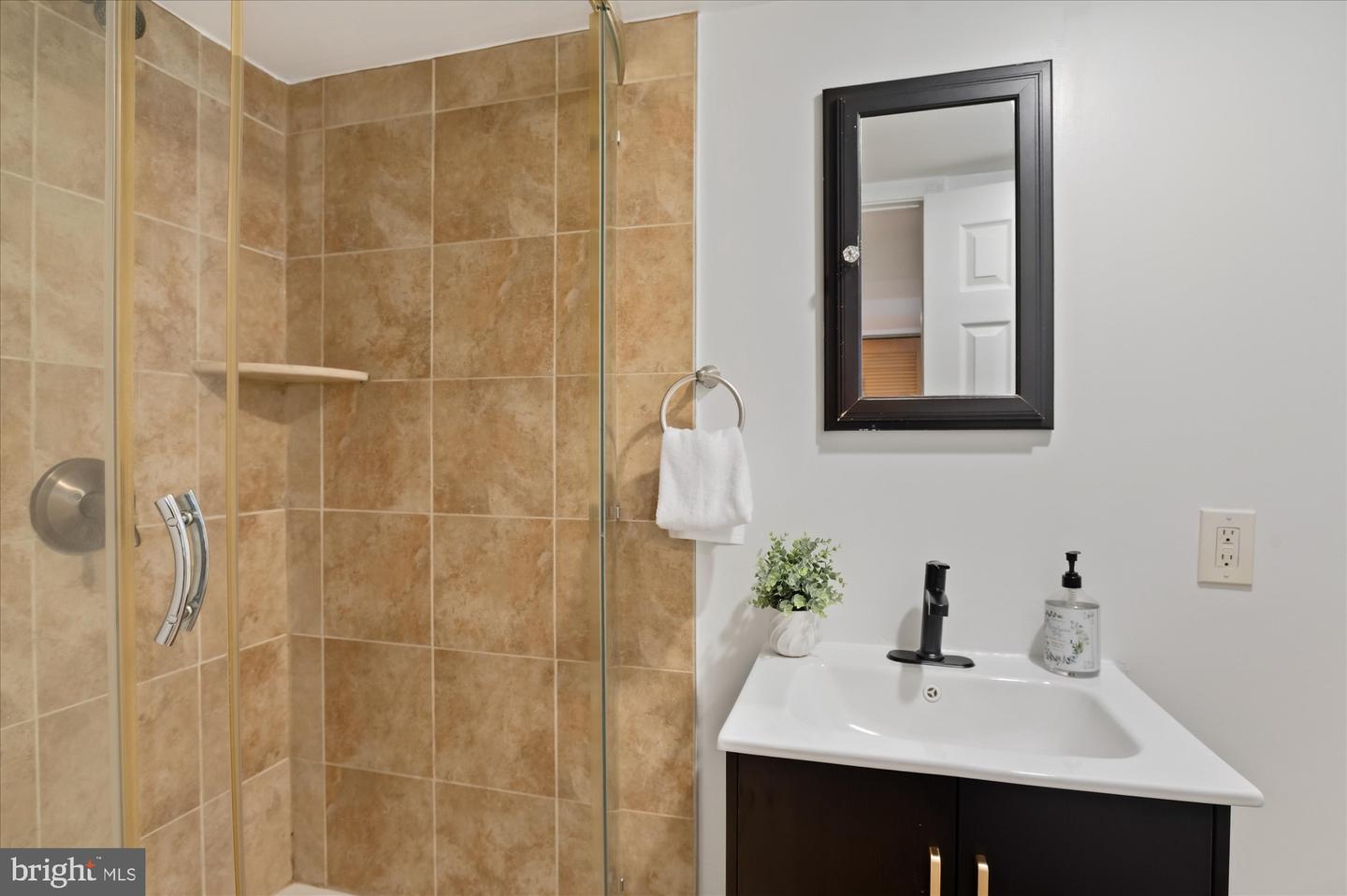 DCDC2275966 Property Photo 22