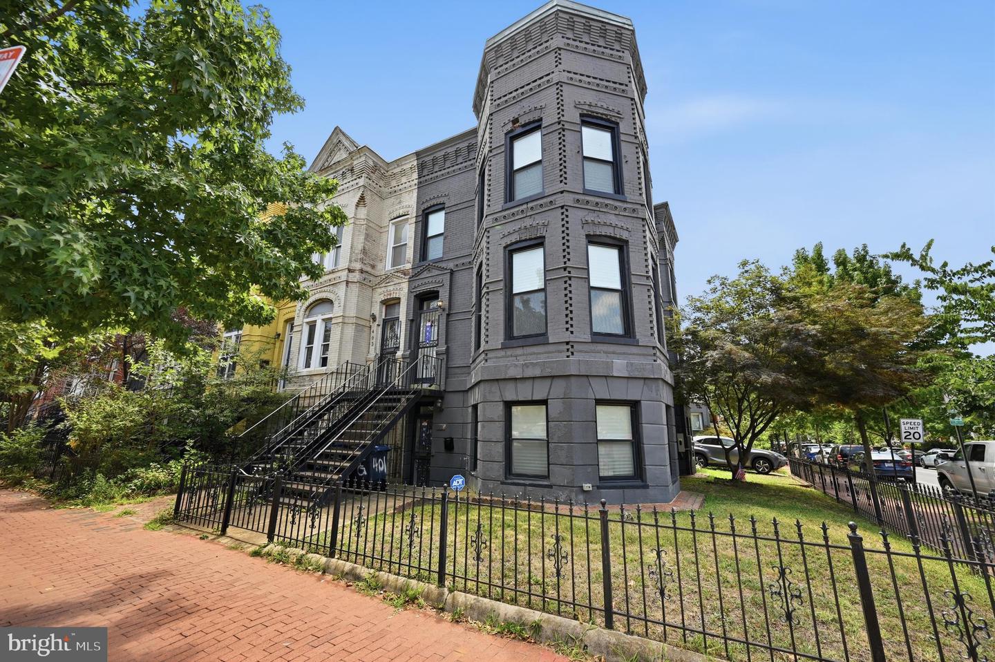 401 M St Ne Property Photo 1