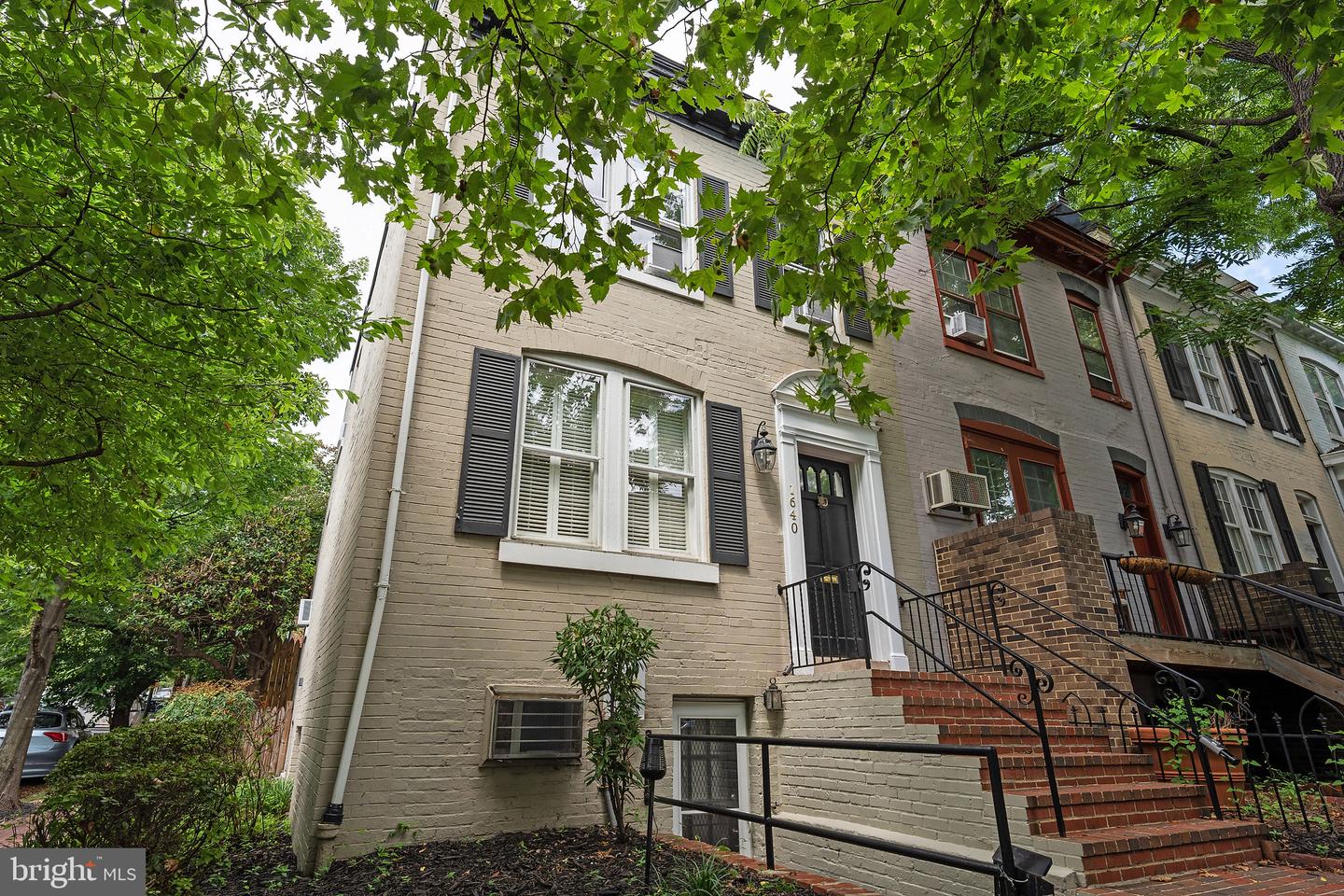1640 33rd St Nw Property Photo 1