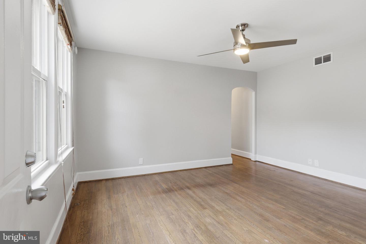 1231 Penn St Ne #1 Property Photo 3