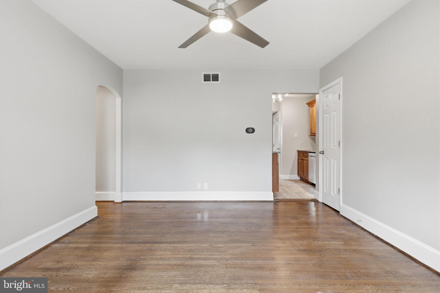 1231 Penn St Ne #1 Property Photo 4