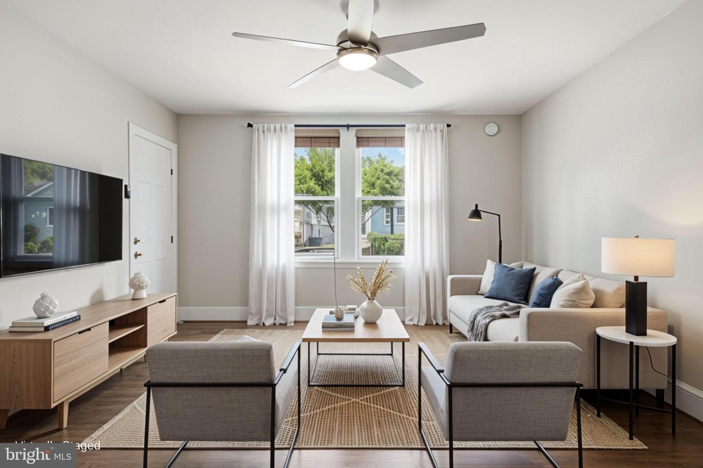 1231 Penn St Ne #1 Property Photo 5