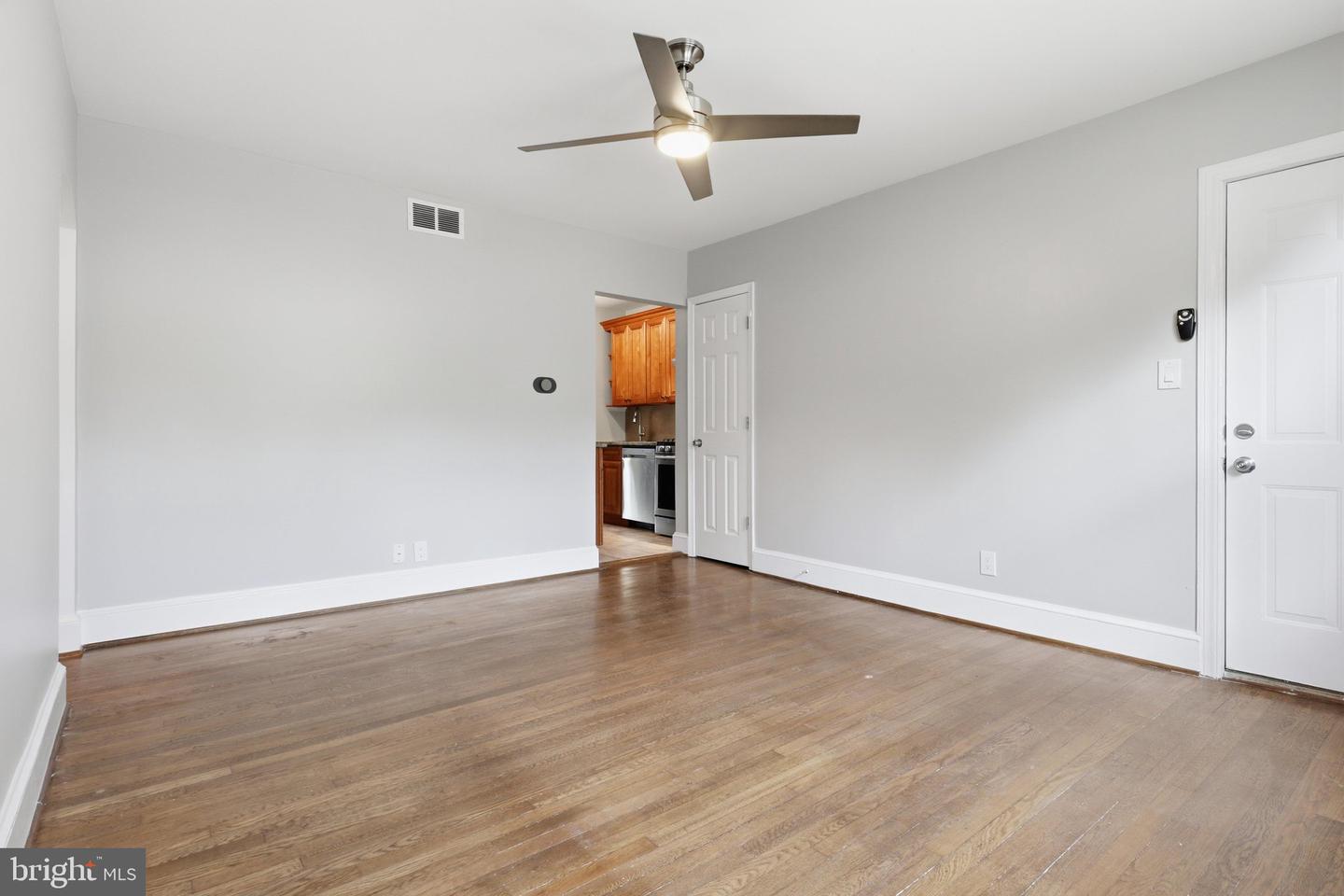 1231 Penn St Ne #1 Property Photo 8
