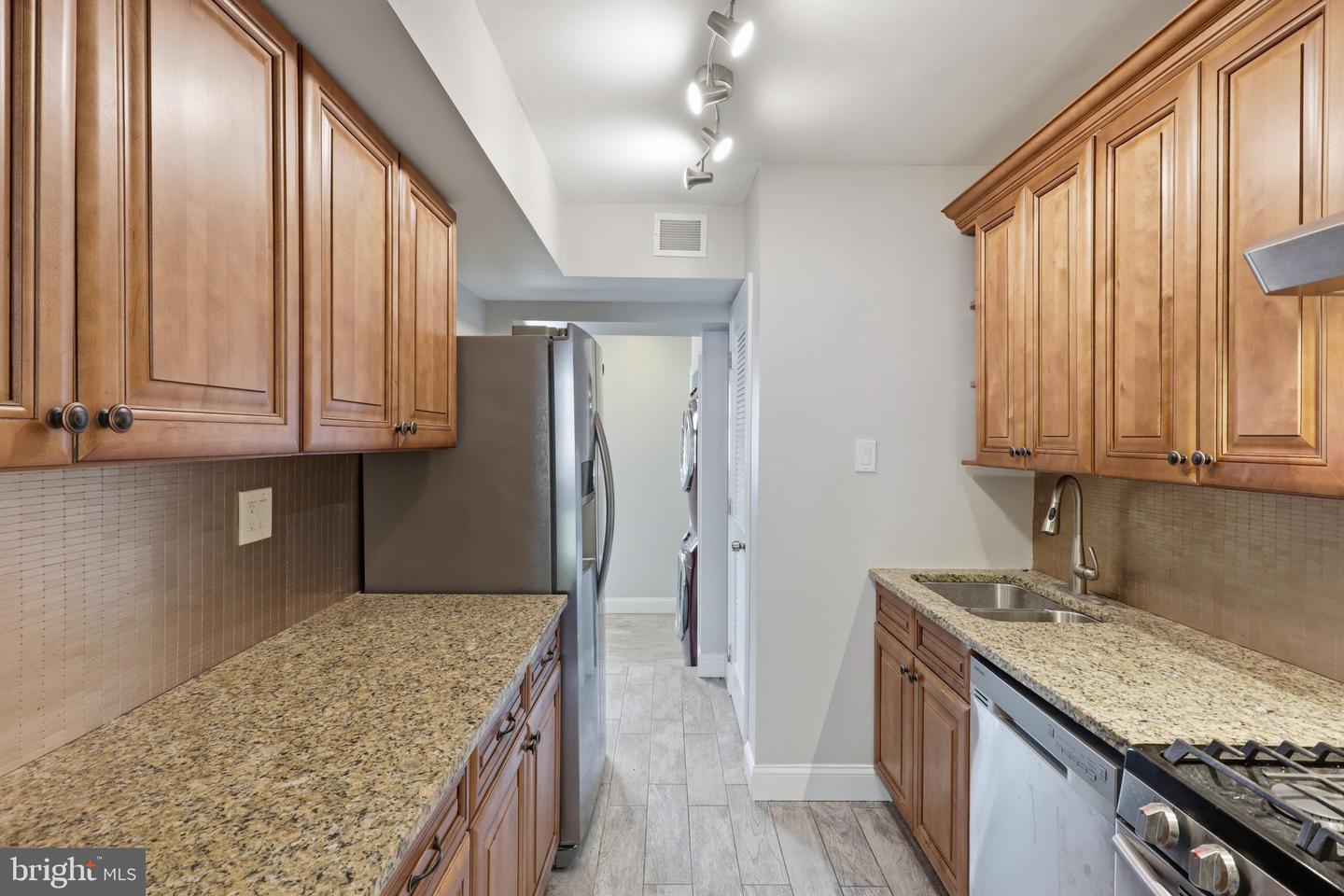 1231 Penn St Ne #1 Property Photo 10