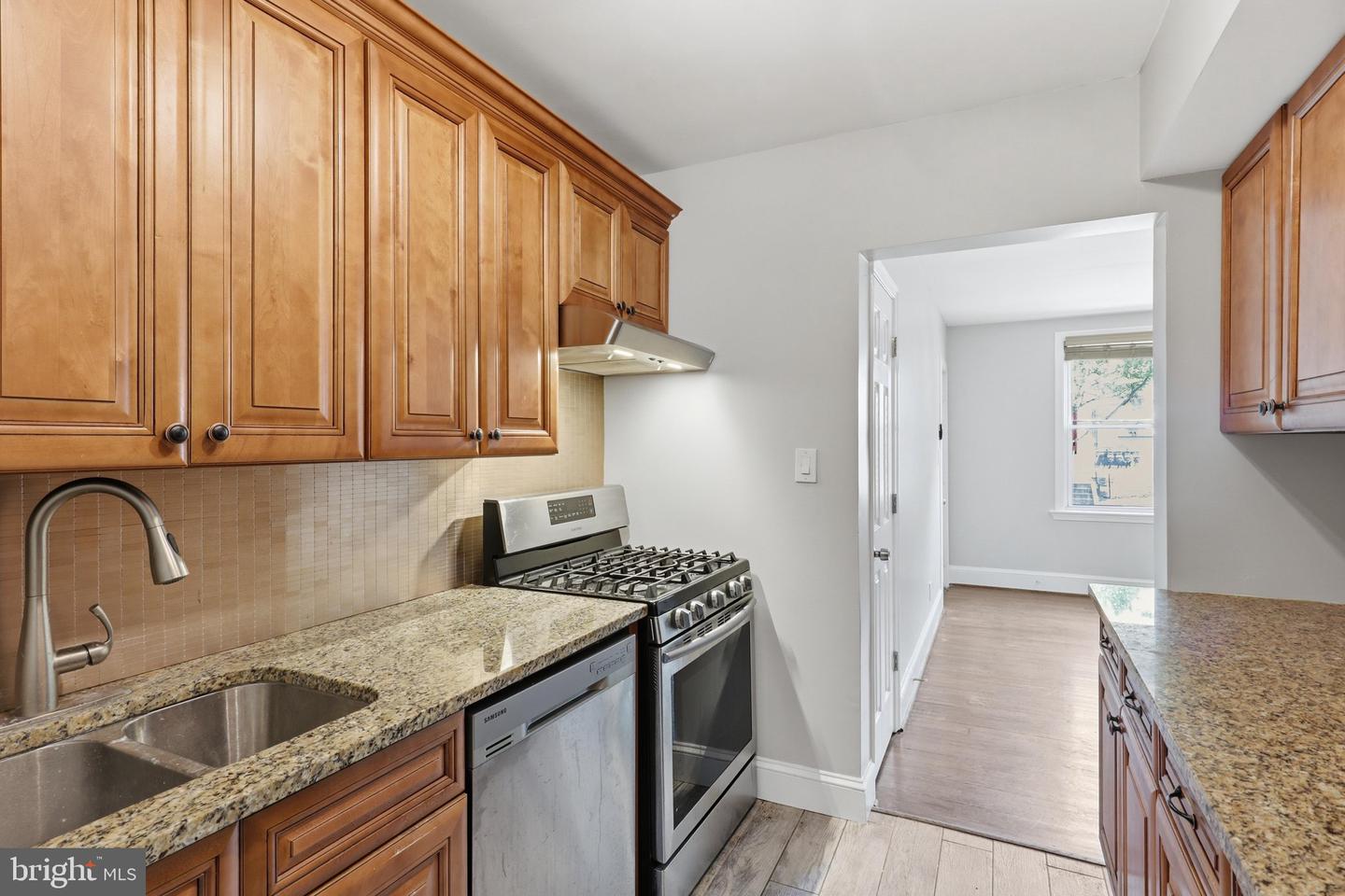 1231 Penn St Ne #1 Property Photo 11