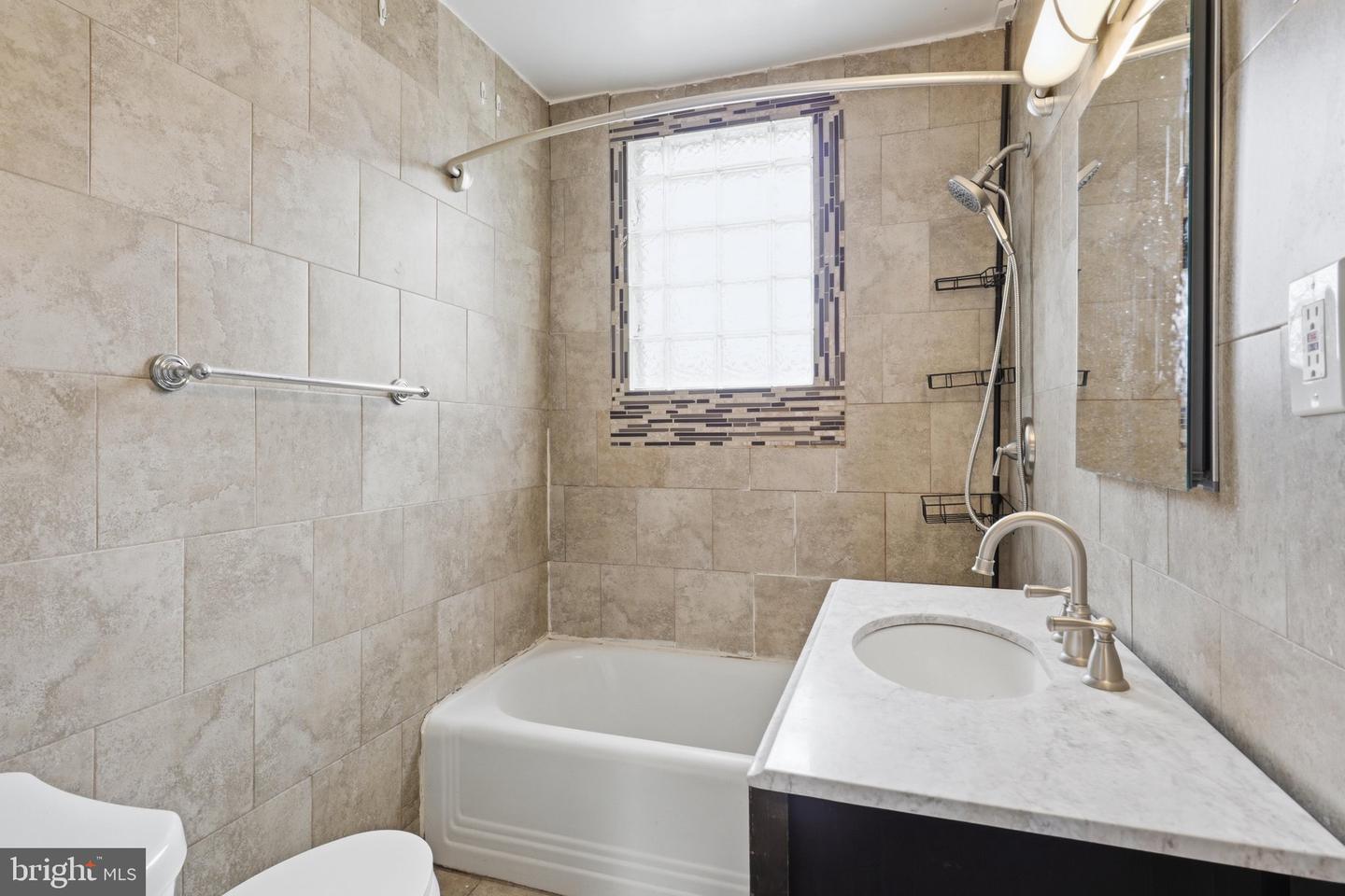 1231 Penn St Ne #1 Property Photo 23