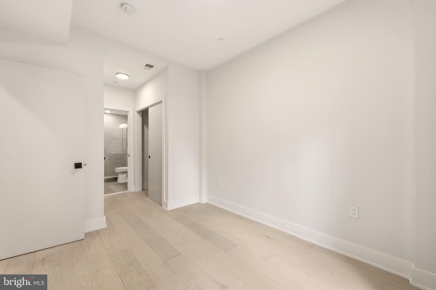 1471 Harvard St Nw #2 Property Photo 8