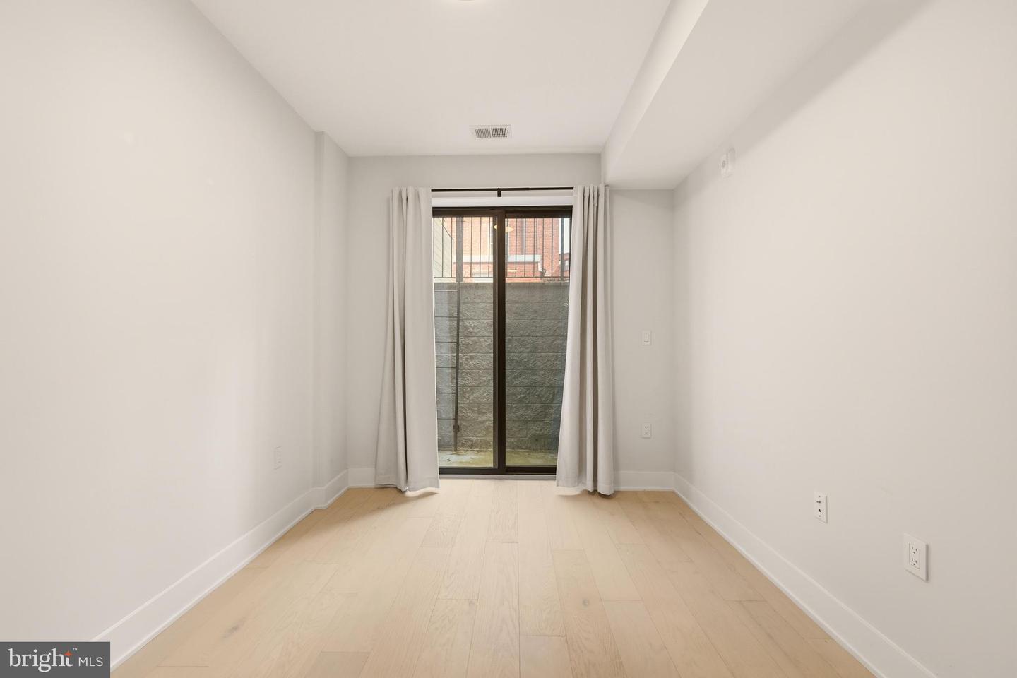 1471 Harvard St Nw #2 Property Photo 9