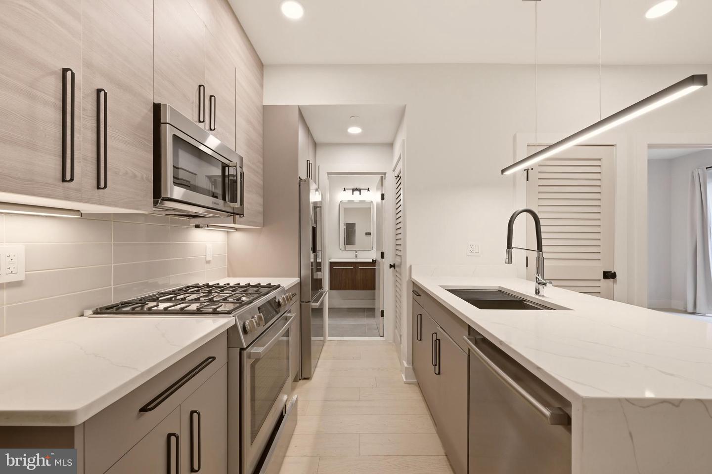 1471 Harvard St Nw #2 Property Photo 15