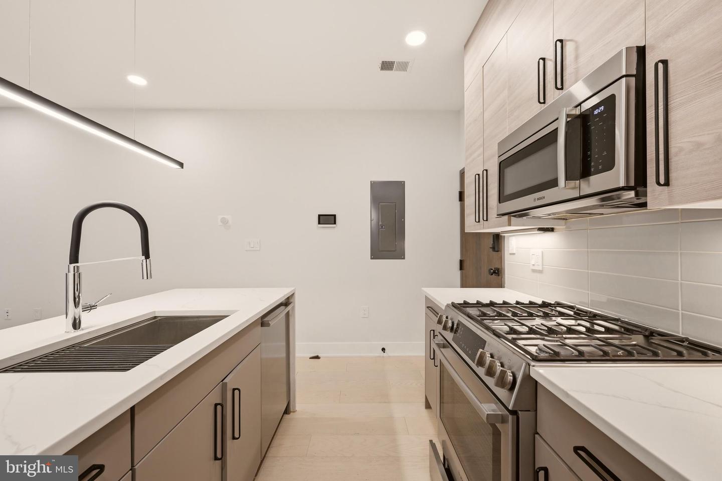 1471 Harvard St Nw #2 Property Photo 16