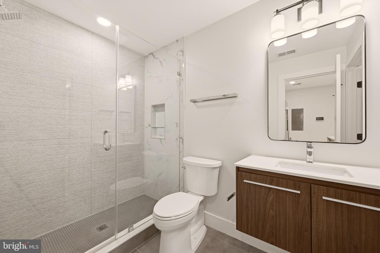 1471 Harvard St Nw #2 Property Photo 22