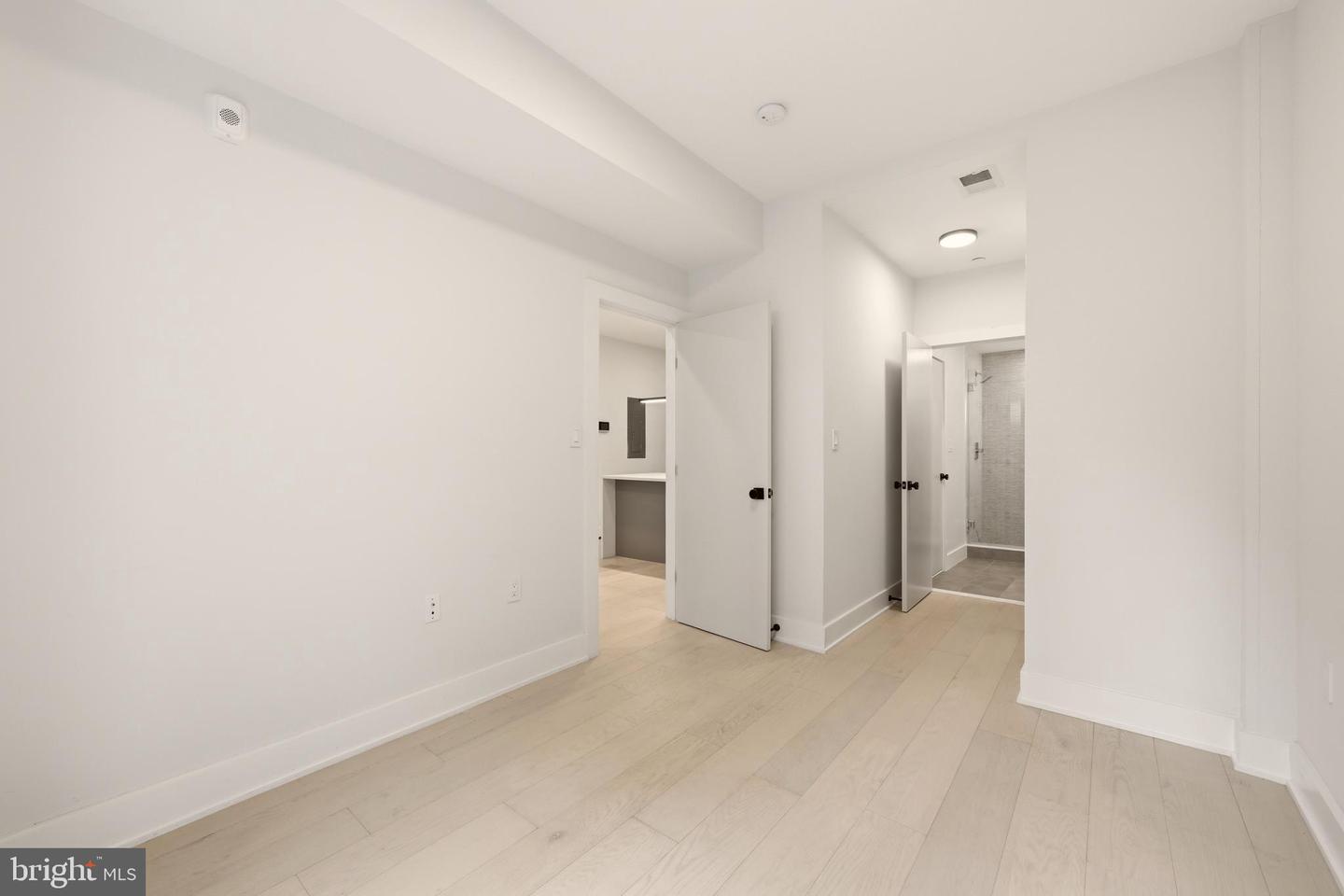 1471 Harvard St Nw #2 Property Photo 25
