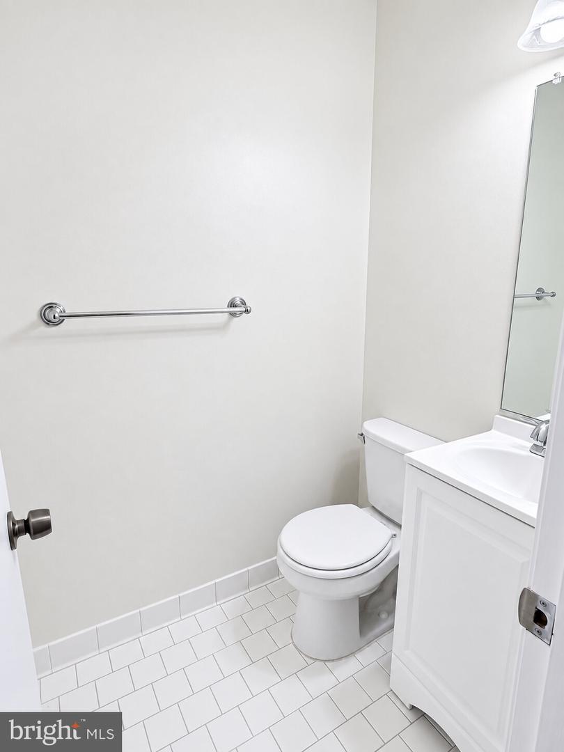 4436 Macarthur Blvd Nw #4b Property Photo 15