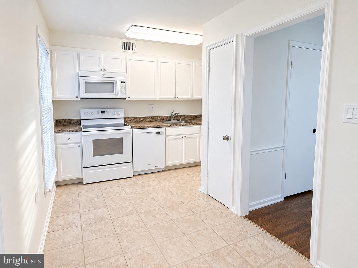 4436 Macarthur Blvd Nw #4b Property Photo 16