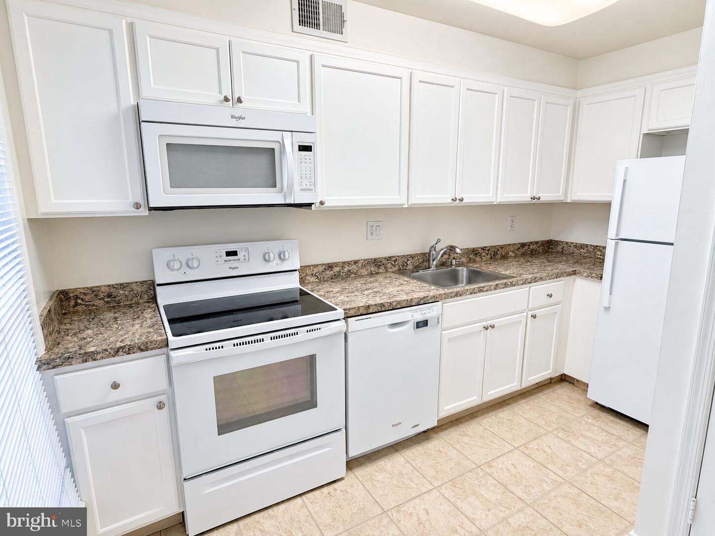 4436 Macarthur Blvd Nw #4b Property Photo 17