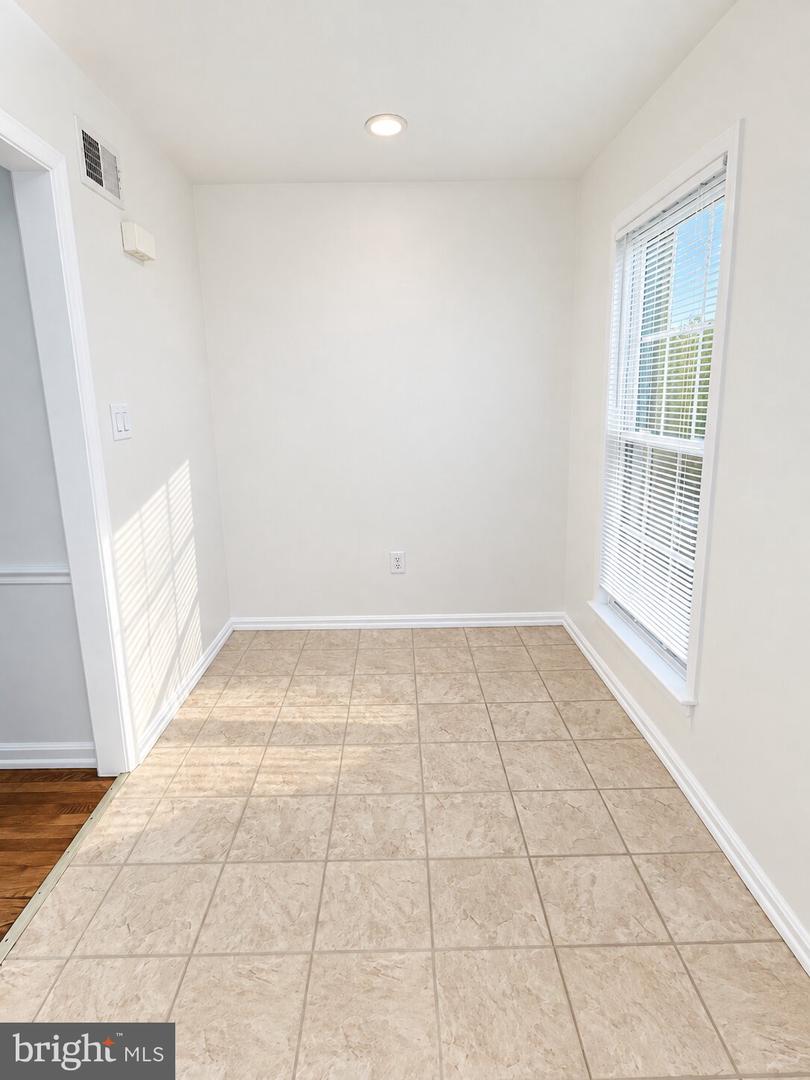 4436 Macarthur Blvd Nw #4b Property Photo 20