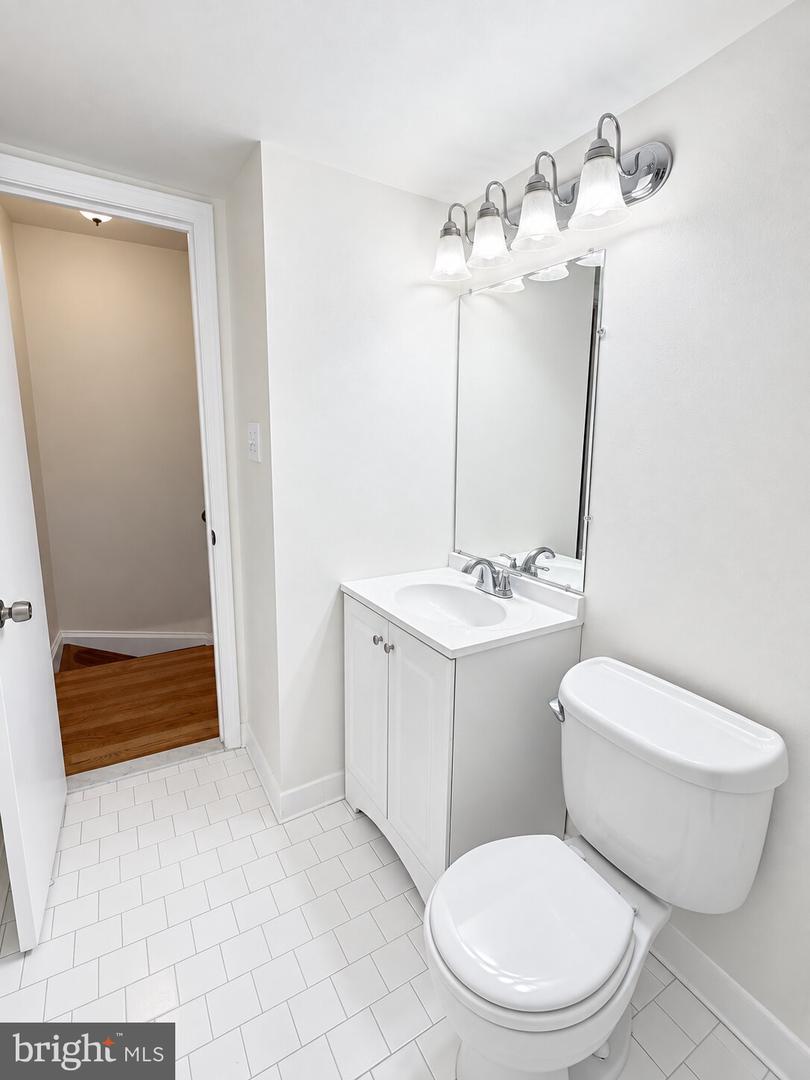 4436 Macarthur Blvd Nw #4b Property Photo 25