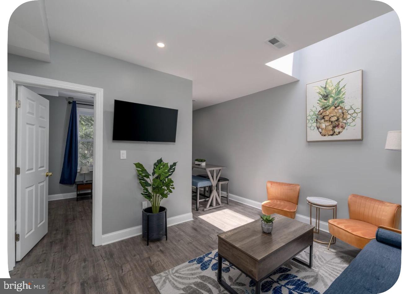 1705 West Virginia Ave Ne #unit 4 Property Photo 2
