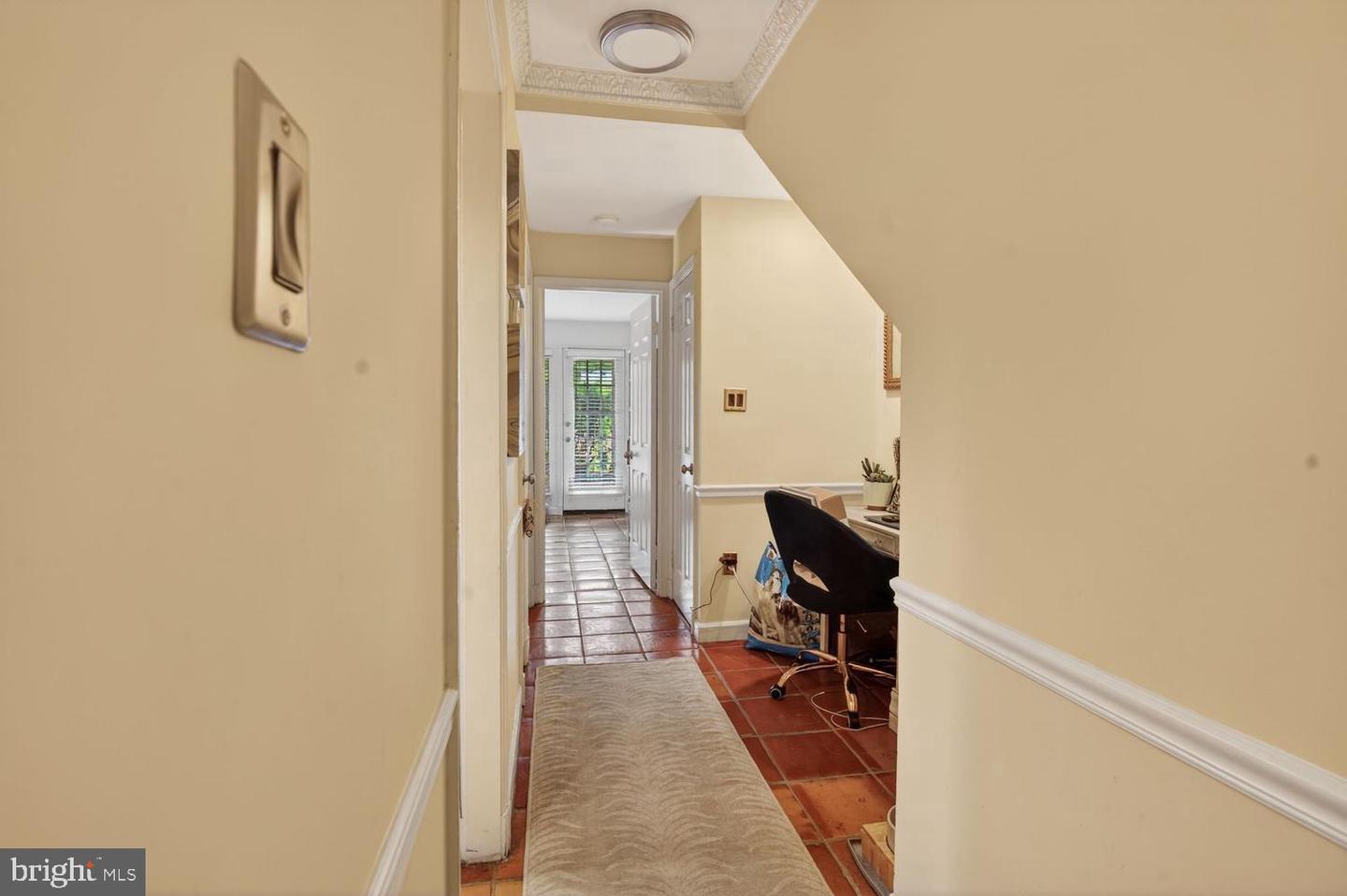 4605 Macarthur Blvd Nw #a Property Photo 3