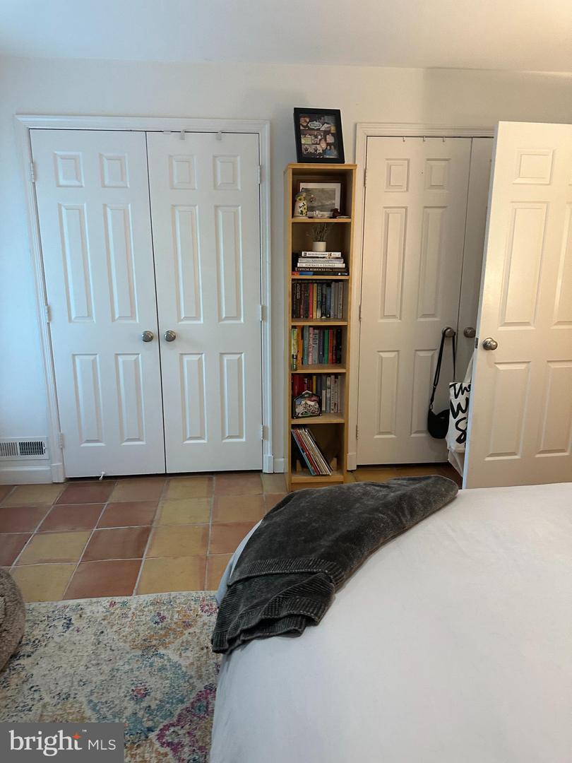 4605 Macarthur Blvd Nw #a Property Photo 11