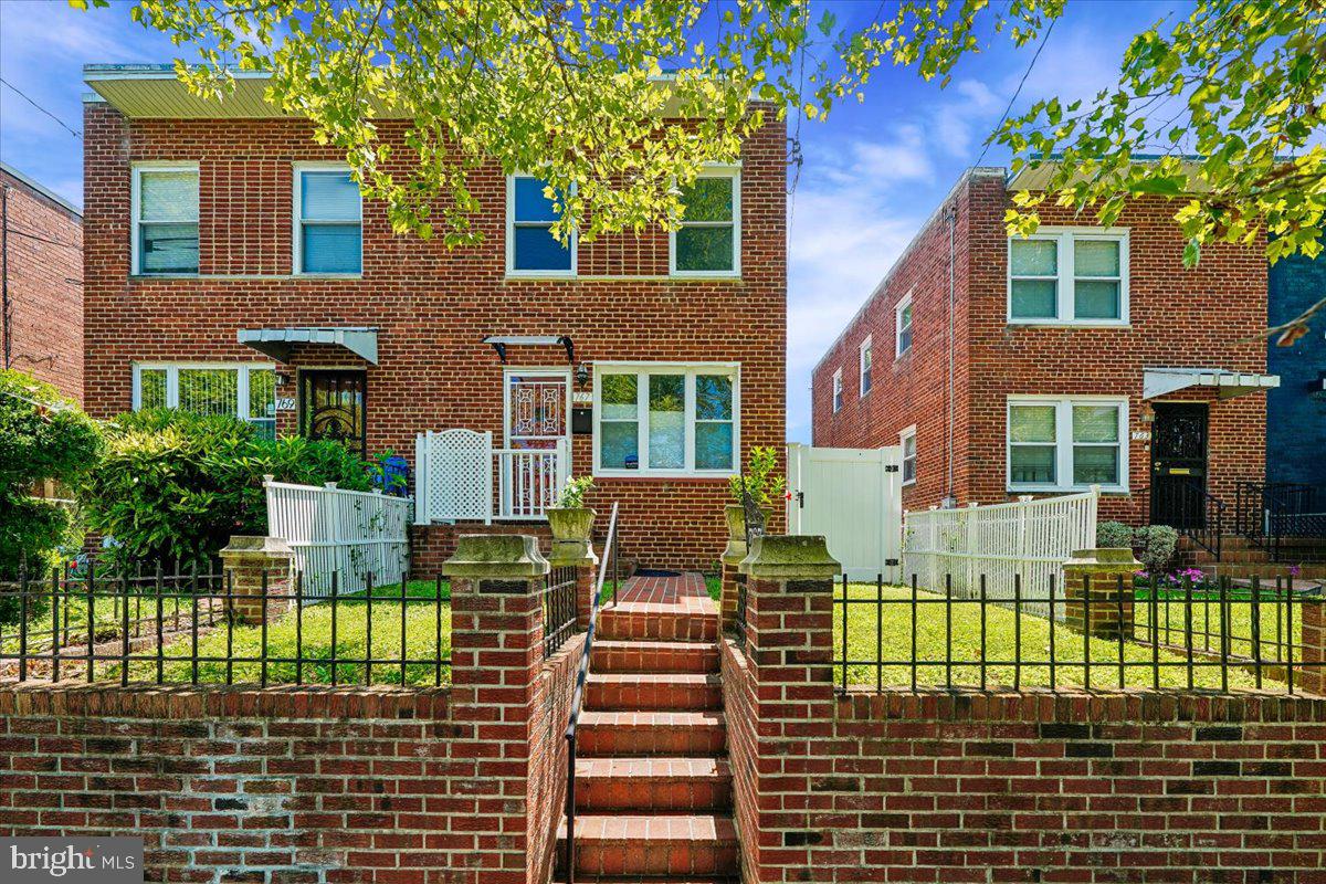 767 Kennedy St Ne Property Photo 1
