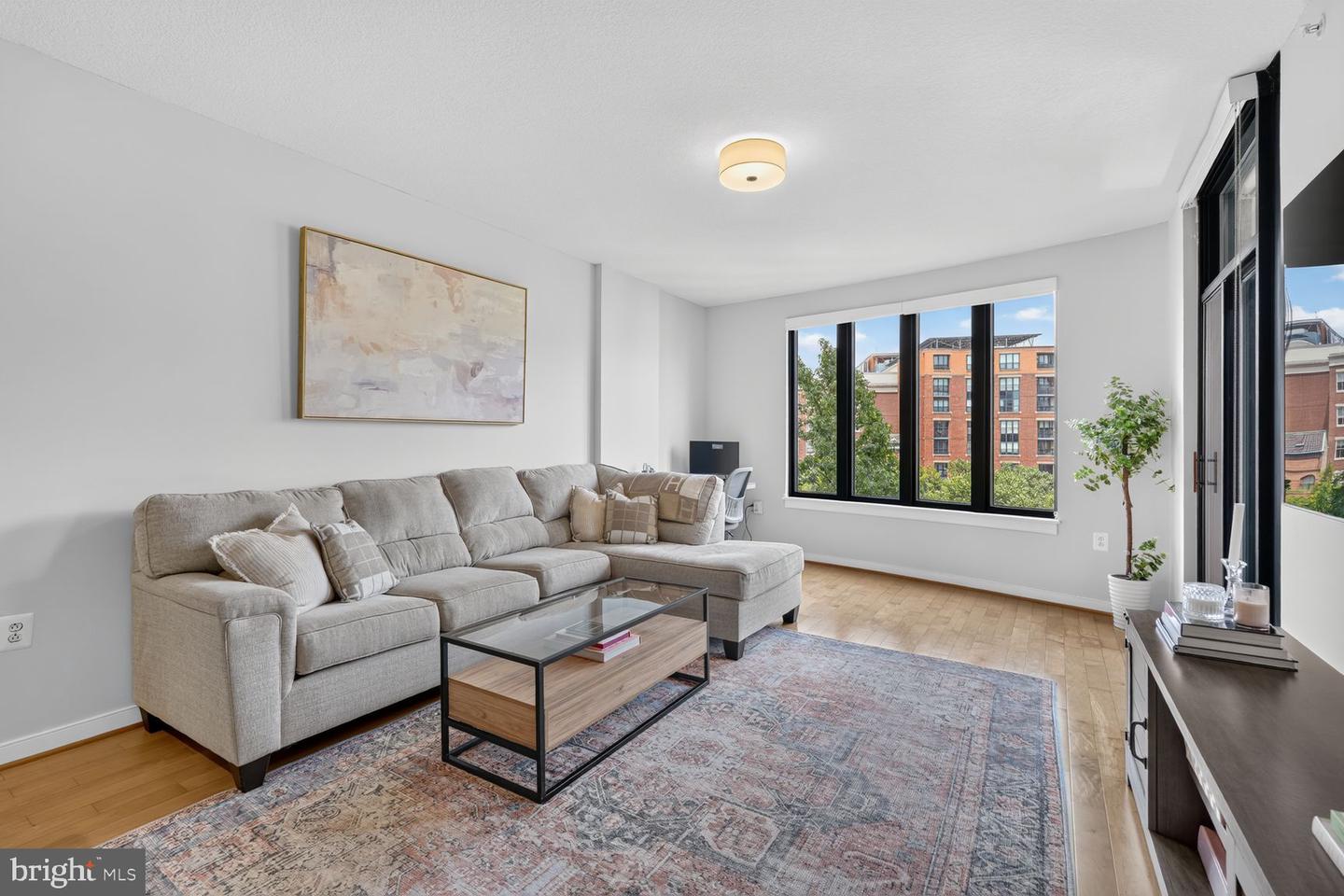 1010 Massachusetts Ave Nw #602 Property Photo 3