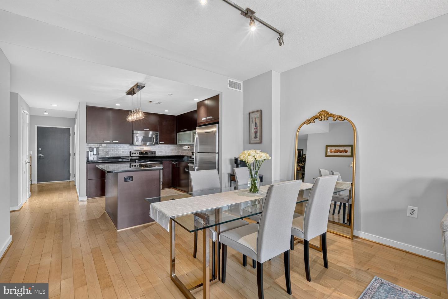 1010 Massachusetts Ave Nw #602 Property Photo 6