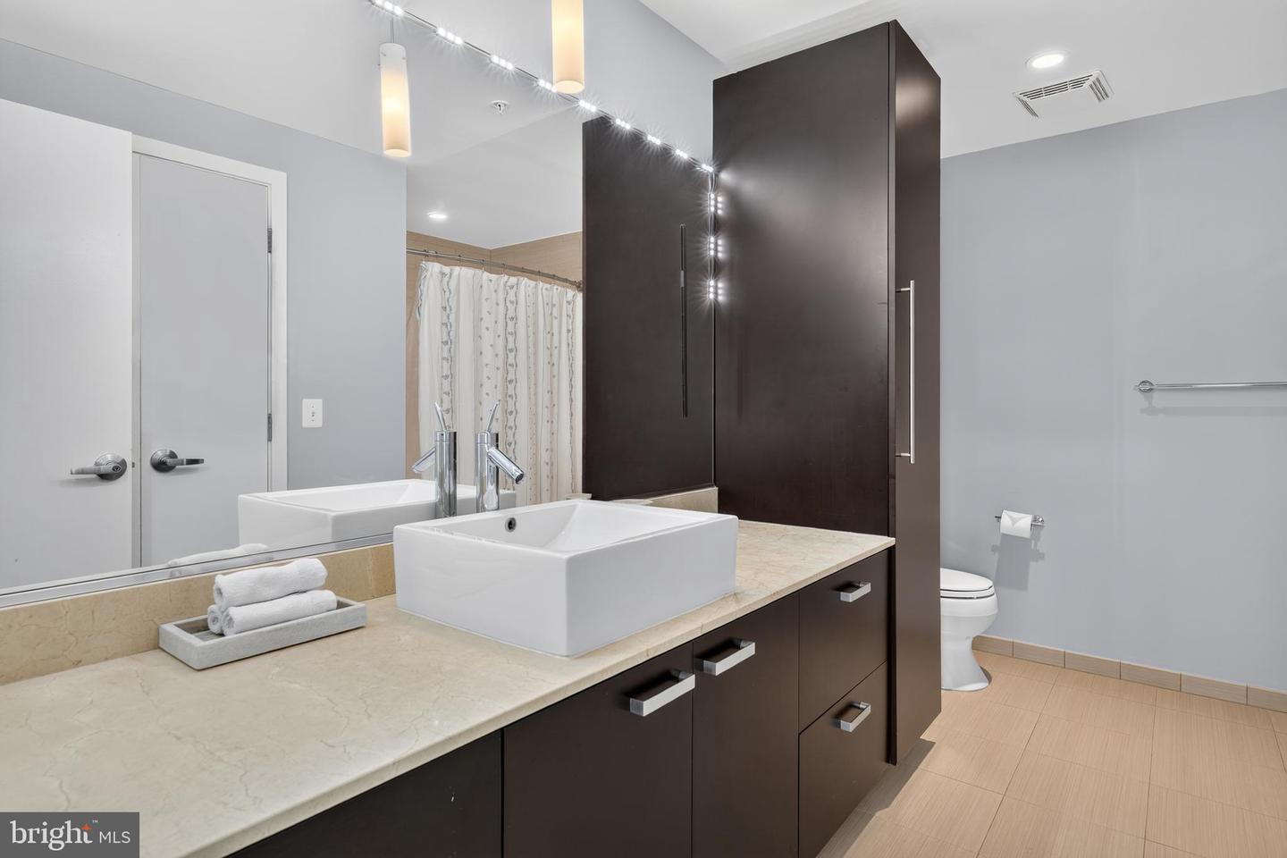 1010 Massachusetts Ave Nw #602 Property Photo 16