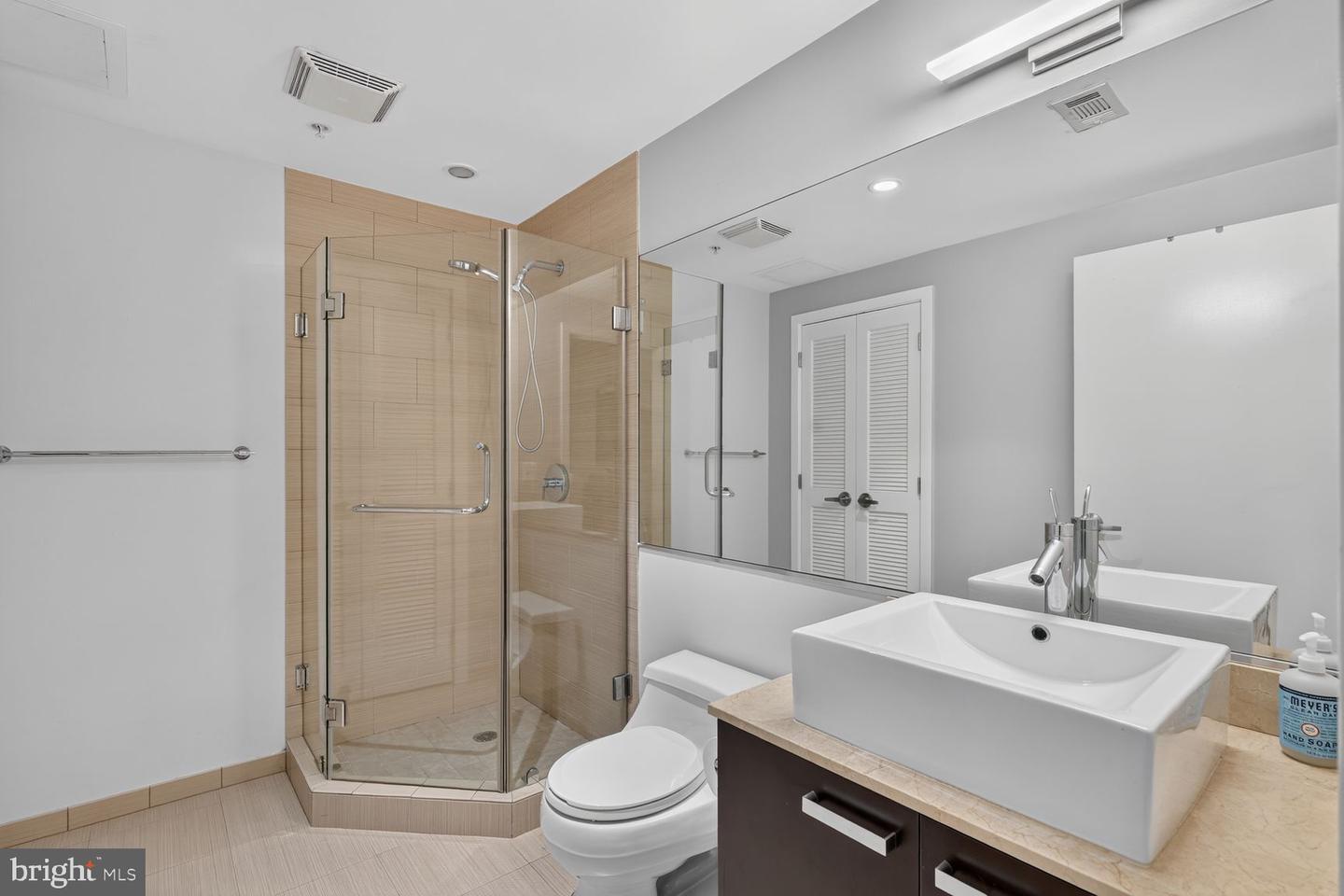1010 Massachusetts Ave Nw #602 Property Photo 19