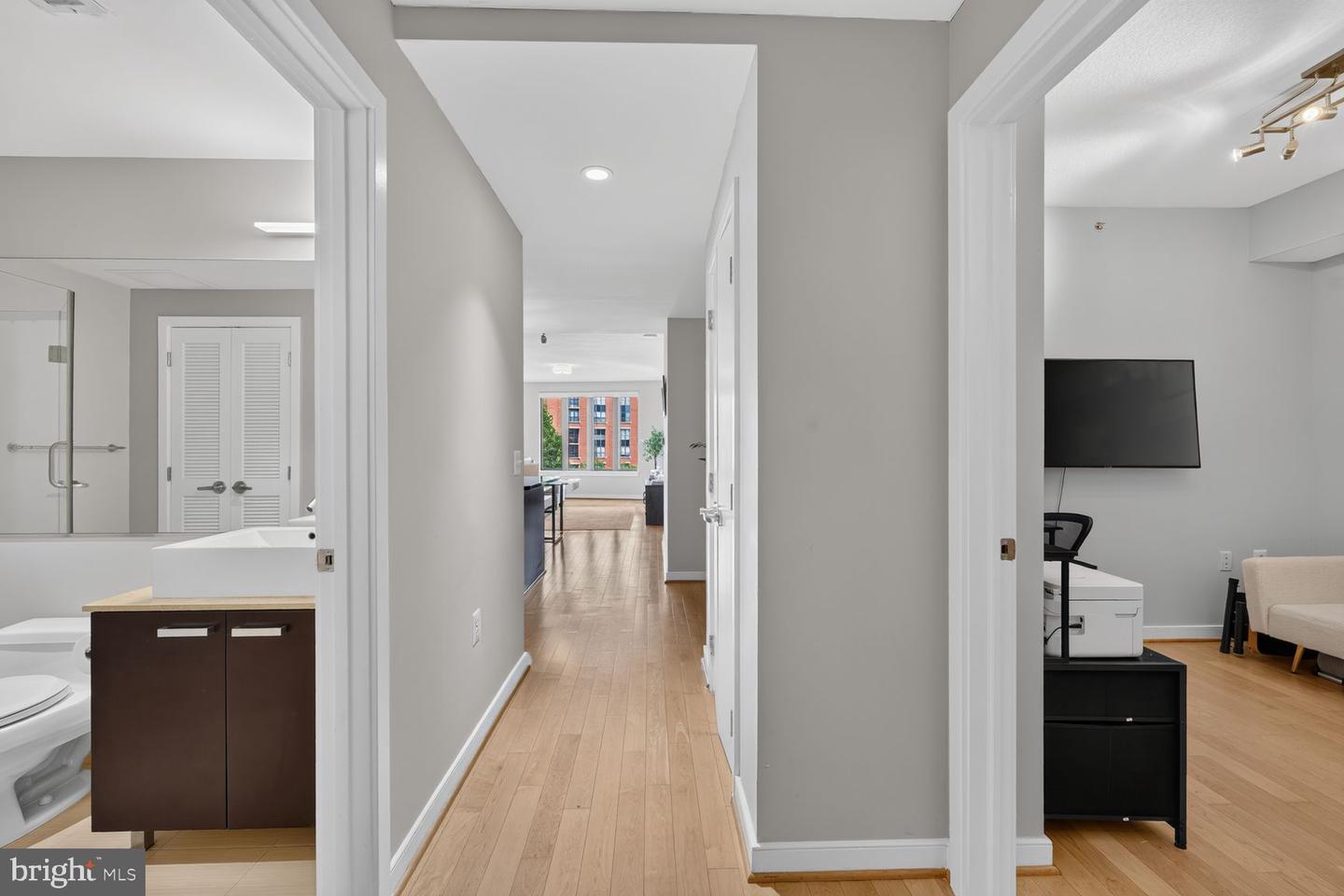 1010 Massachusetts Ave Nw #602 Property Photo 20