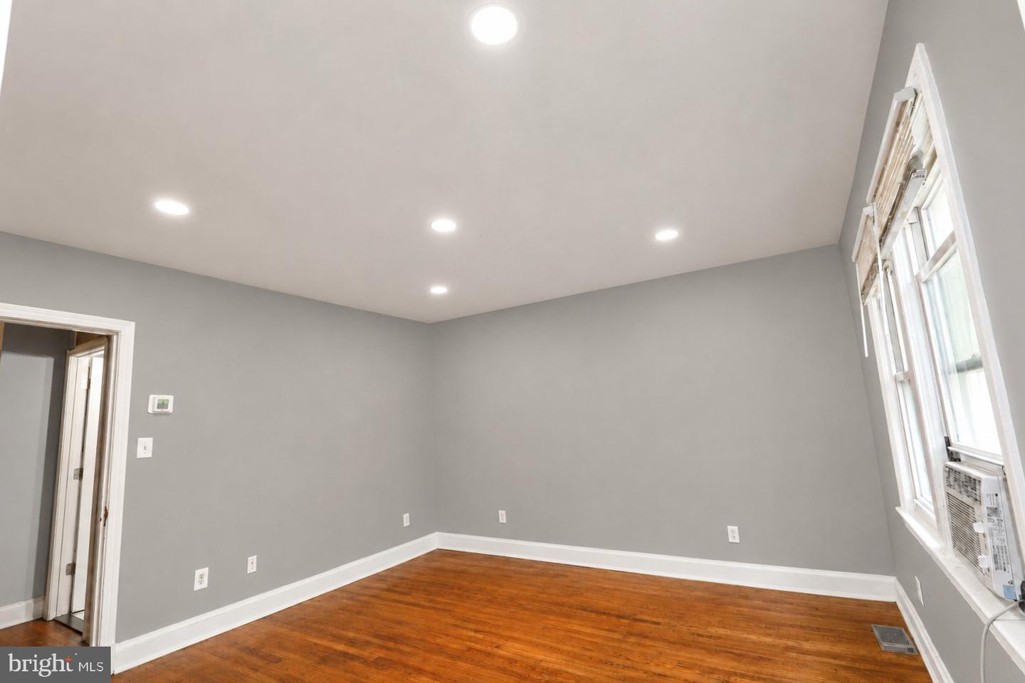 1329 Orren Ne #2 Property Photo 5