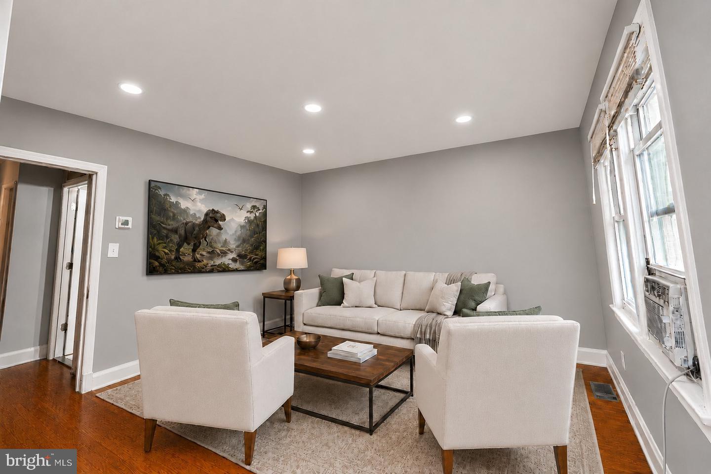 1329 Orren Ne #2 Property Photo 6