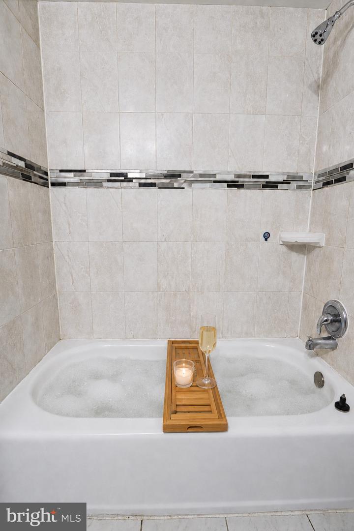 1329 Orren Ne #2 Property Photo 10