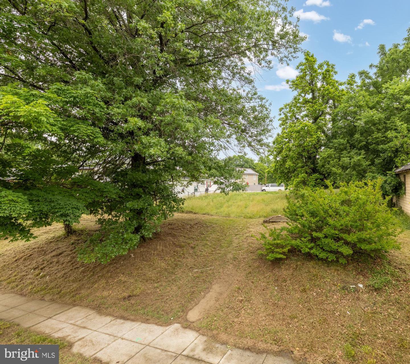 4336 Douglas St Ne Property Photo 2