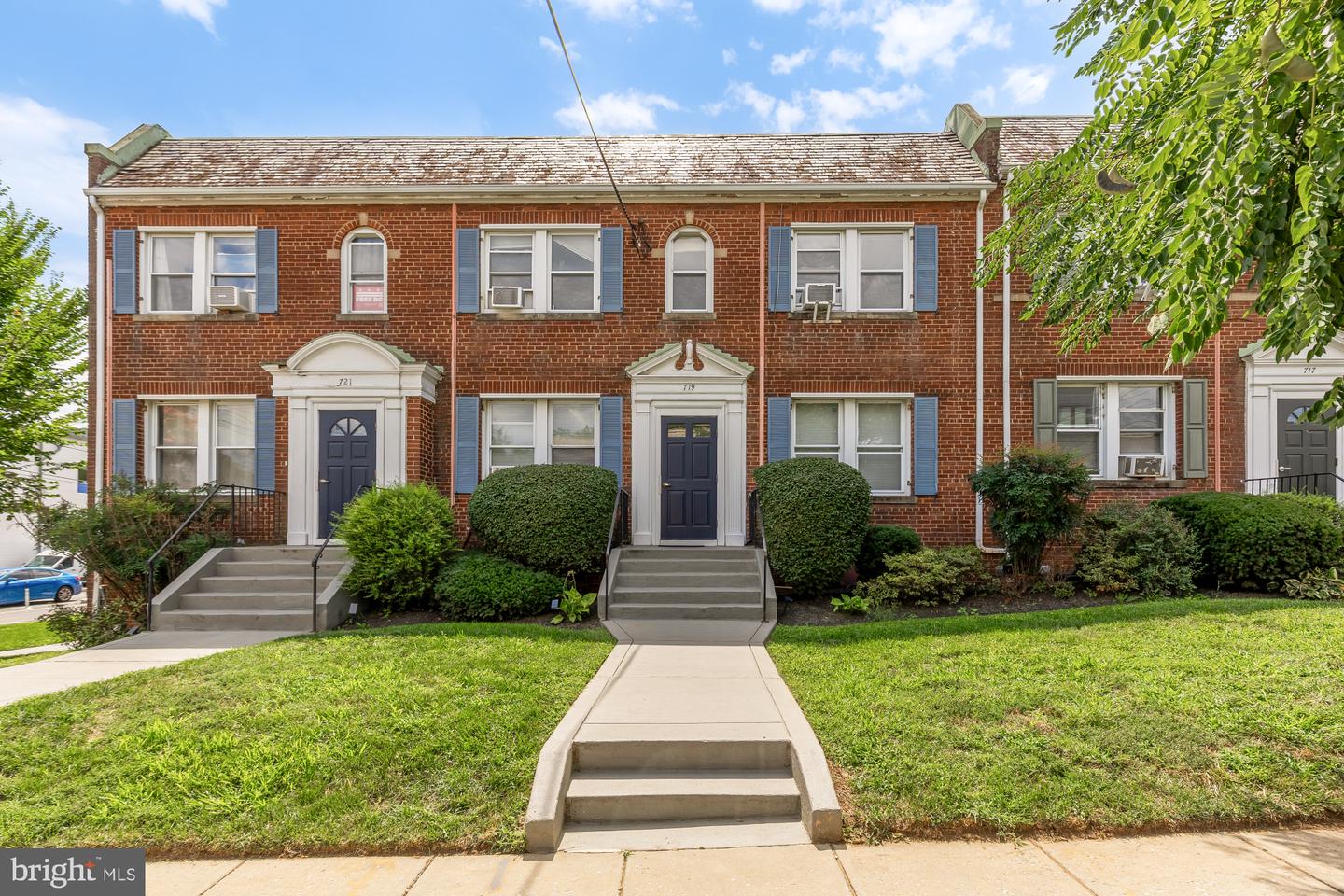 719 Hamlin Street Ne #2 Property Photo 1
