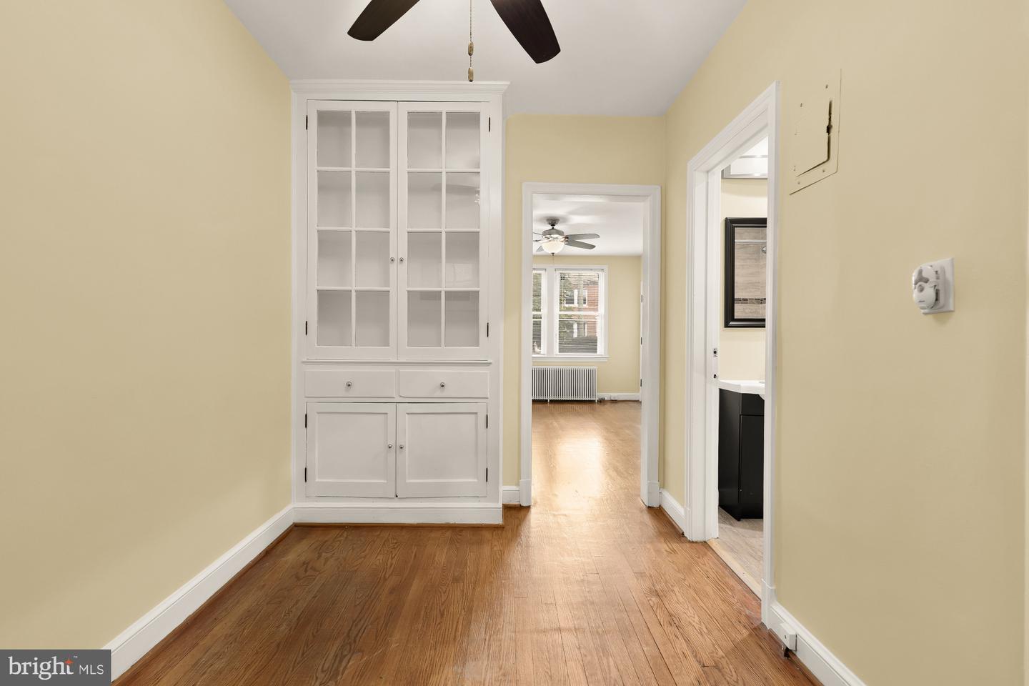 719 Hamlin Street Ne #2 Property Photo 7