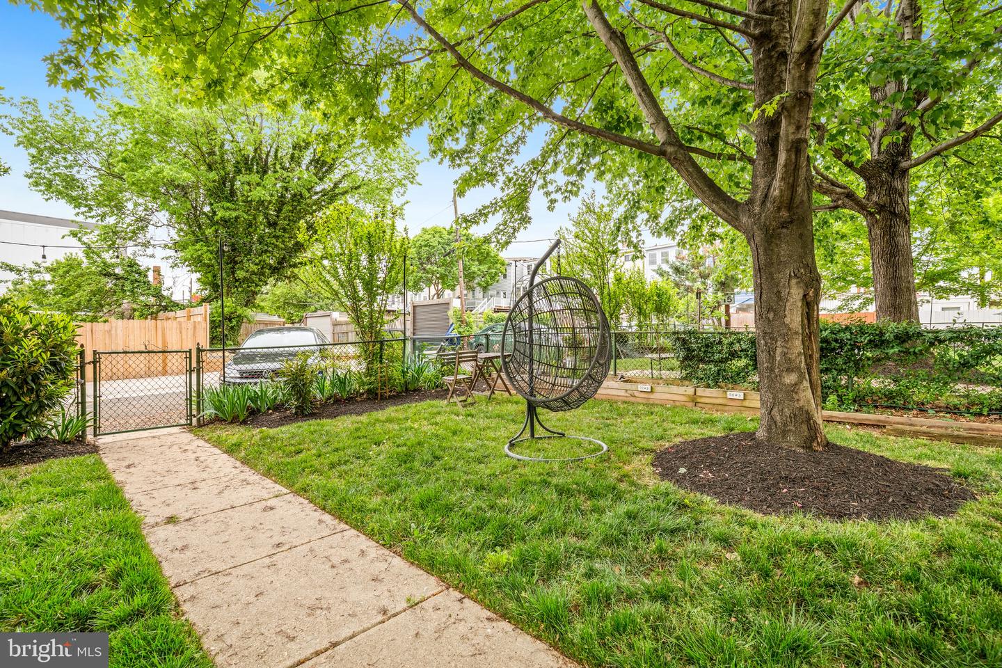 719 Hamlin Street Ne #2 Property Photo 15