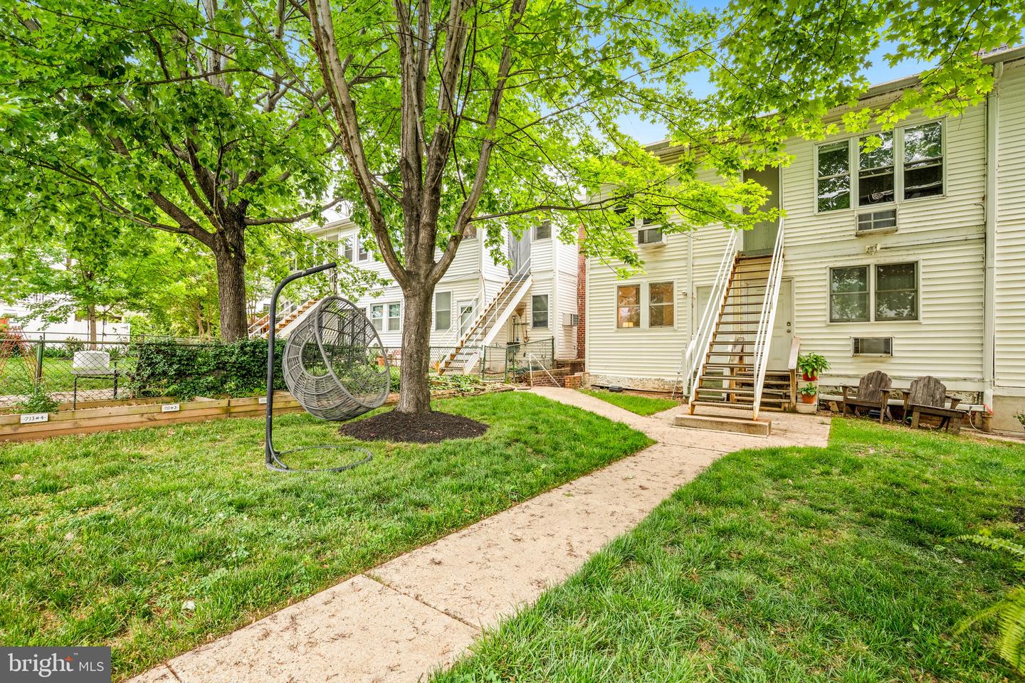 719 Hamlin Street Ne #2 Property Photo 16