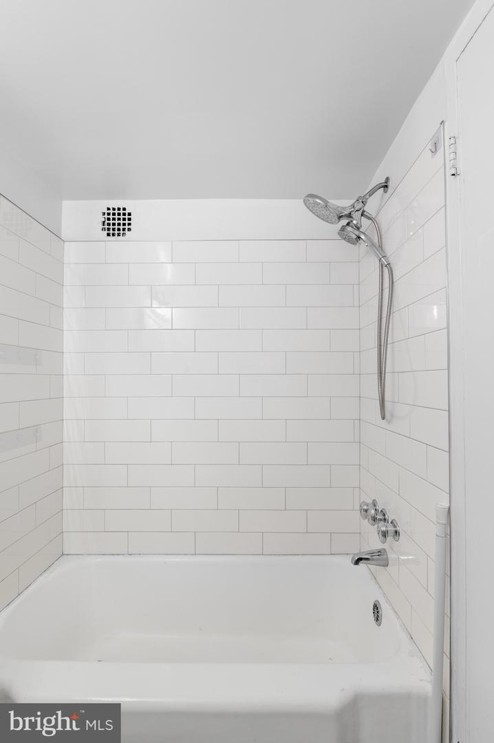 1801 Clydesdale Pl Nw #505 Property Photo 19