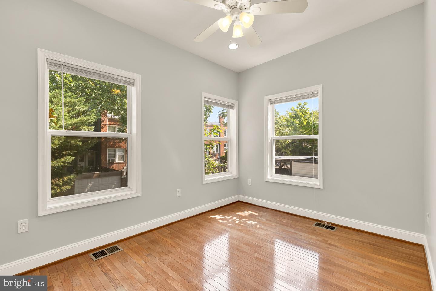 1740 L St Ne Property Photo 28