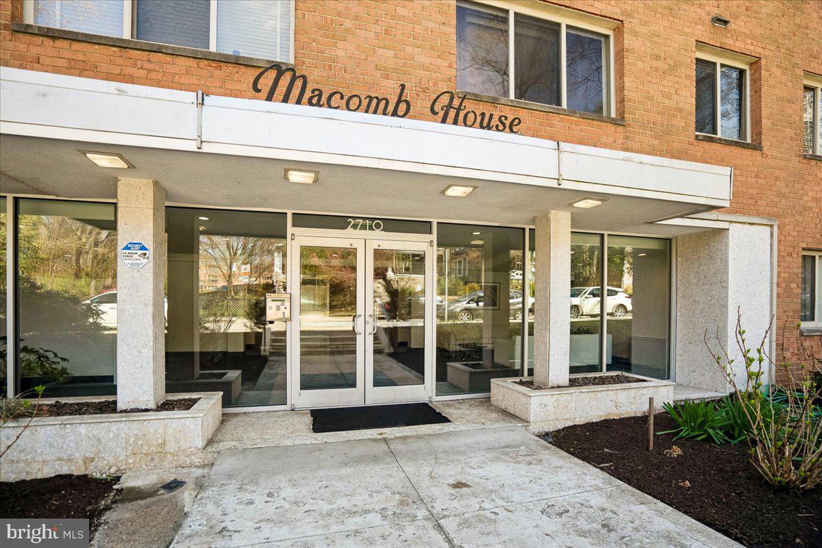 2710 Macomb St Nw #111 Property Photo 17